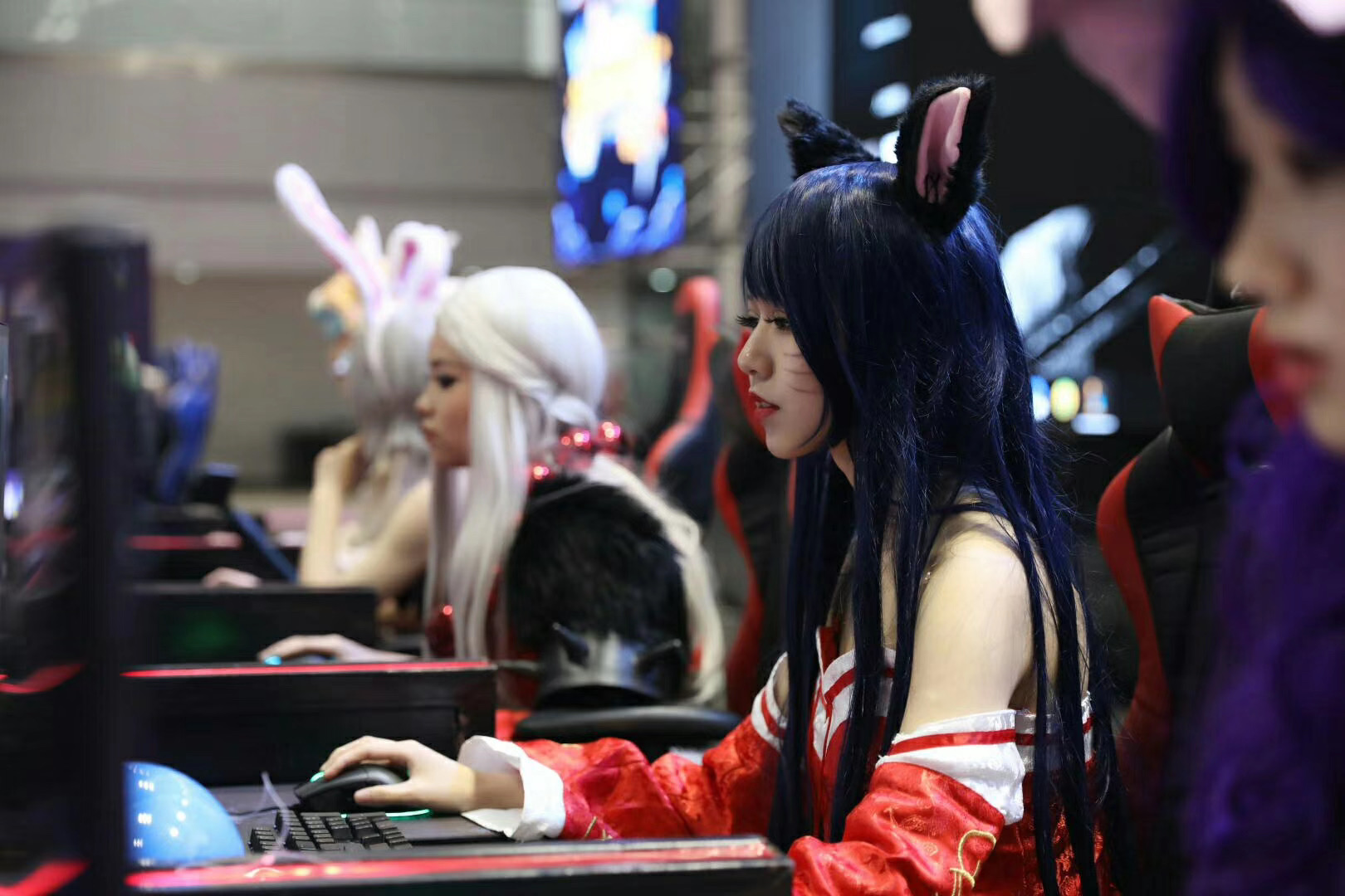 纪颜颜要付出比别人更多的时间兼顾直播和游戏,简直是劳模主播的典范