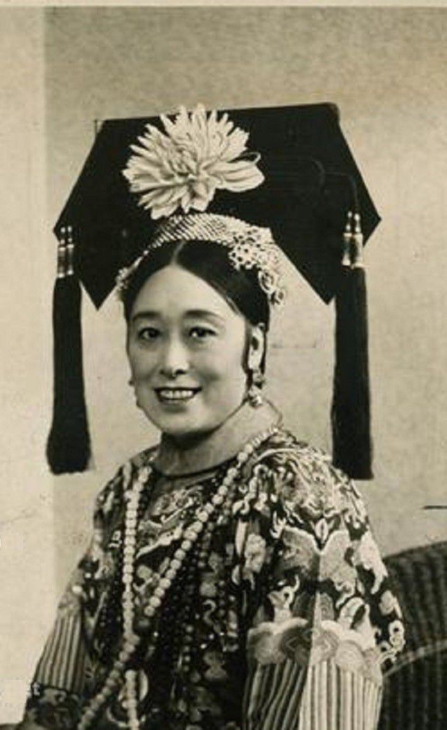 德龄公主慈禧御用翻译抗婚后嫁给洋人却遭背叛58岁惨死异国