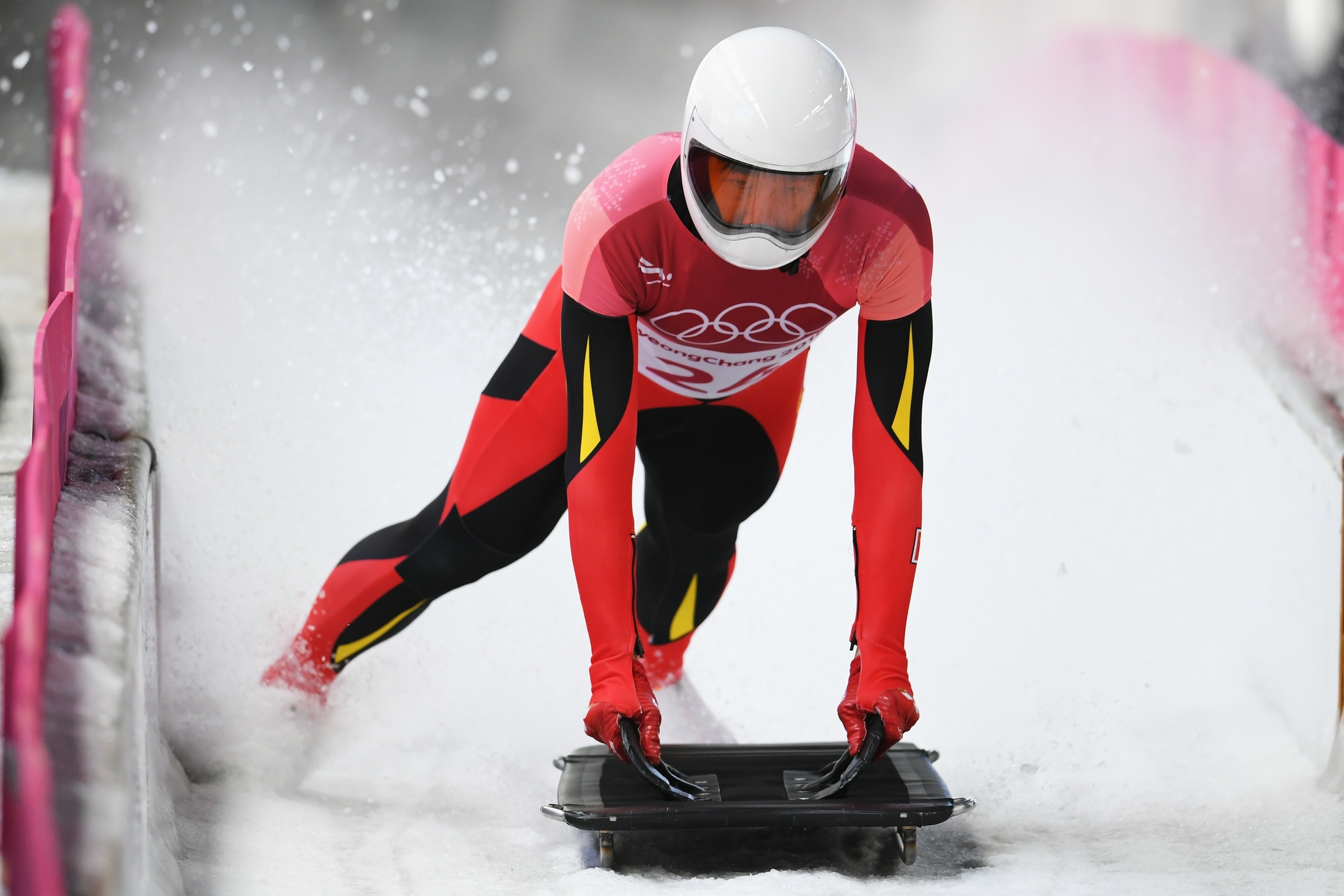 冬奥100天从无到有从弱到强中国雪车雪橇用好主场优势