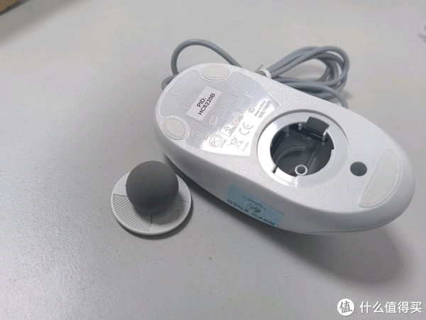 拆箱一个罗技滚轮鼠标