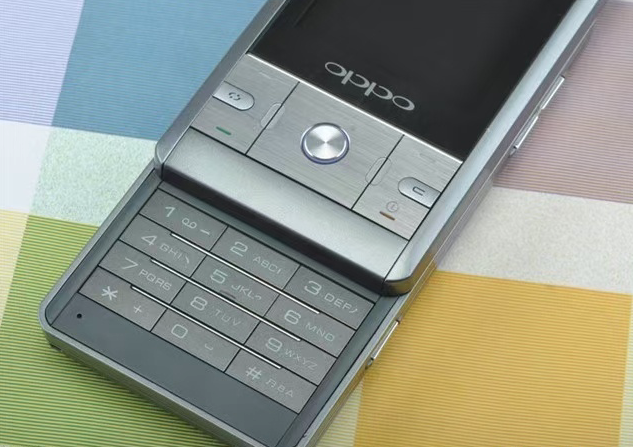 oppo为老人修好十年前的功能机:这售后服务也是没谁了__财经头条