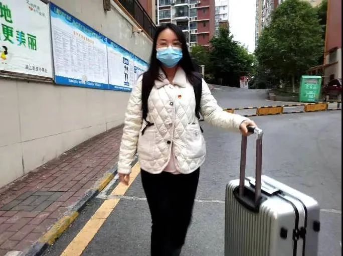 援鄂抗疫护士杜富佳再上防疫一线休闲区蓝鸢梦想 - Www.slyday.coM