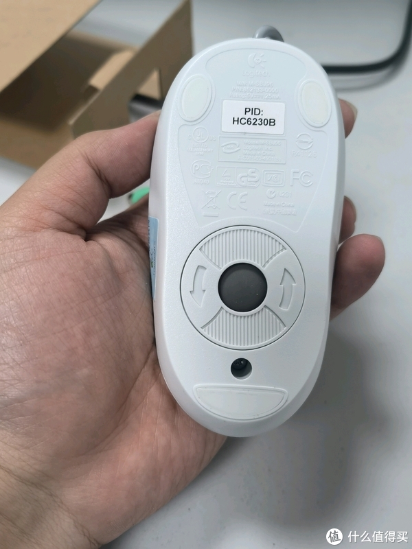 这种鼠标的意义就在于掏滚球玩,上计算机课电脑都锁屏,只能玩这个了