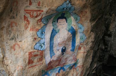 甲扎尔甲山洞窟壁画 资料图