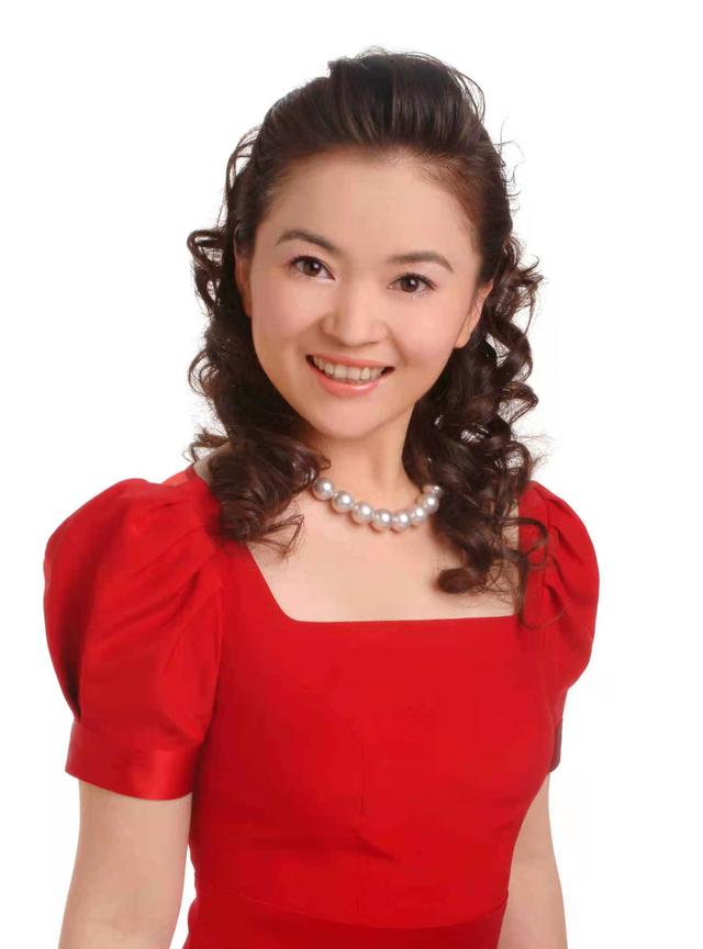 前央视主持人周洲谈辞职原因主动放弃金饭碗自曝喜欢创业生活