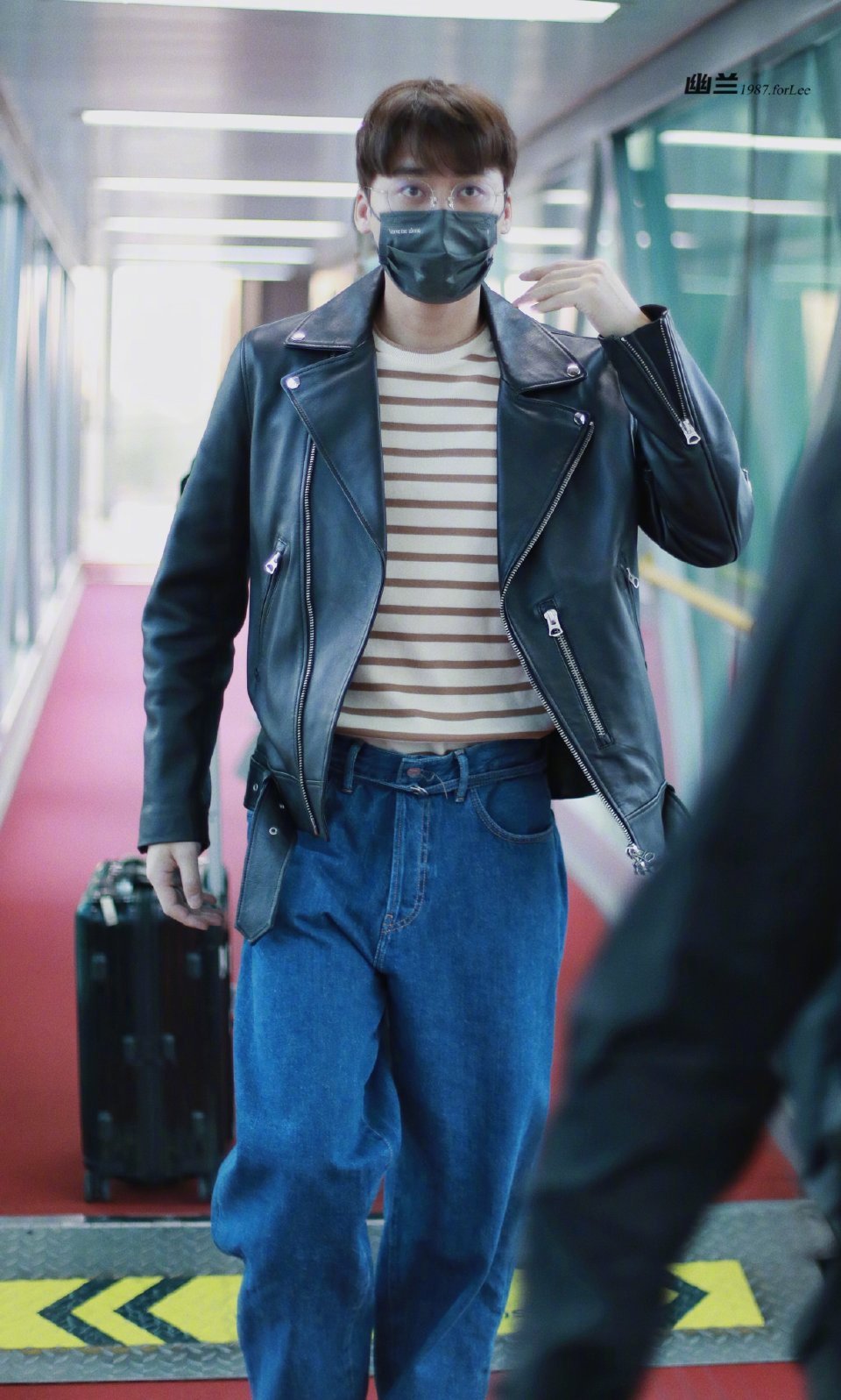 李易峰|牛仔裤|眼镜_新浪新闻