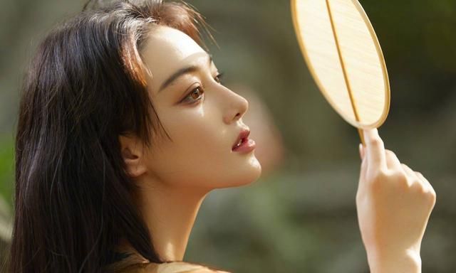 张馨予美艳性感气质从何而来