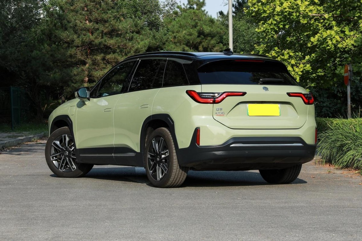 国产高端新能源suv对比,30多万预算,选蔚来es6还是理想one?