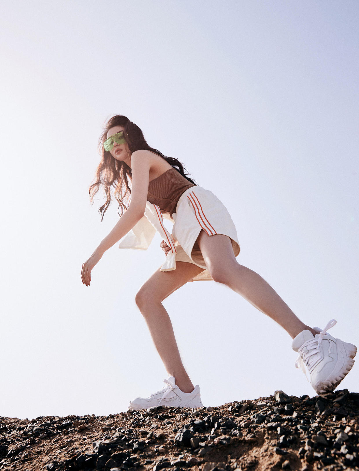 张天爱真是人间尤物穿运动风套装配背心都如此性感超好看