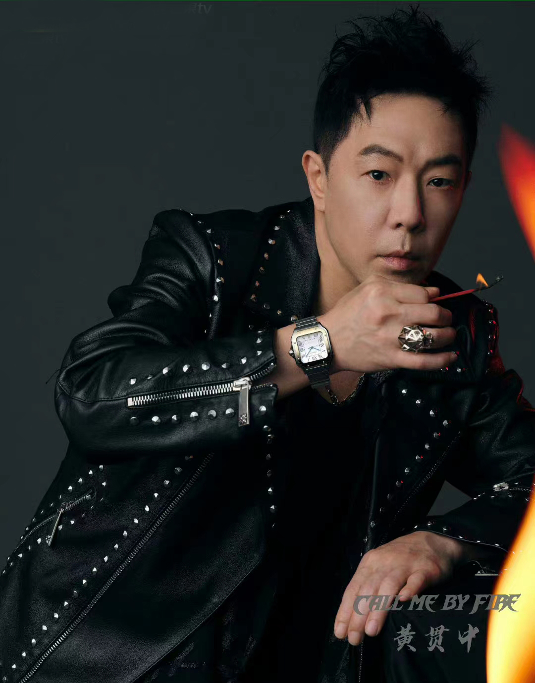 57岁的黄贯中,向我们证明了摇滚乐离开了他会少了很多的乐趣.