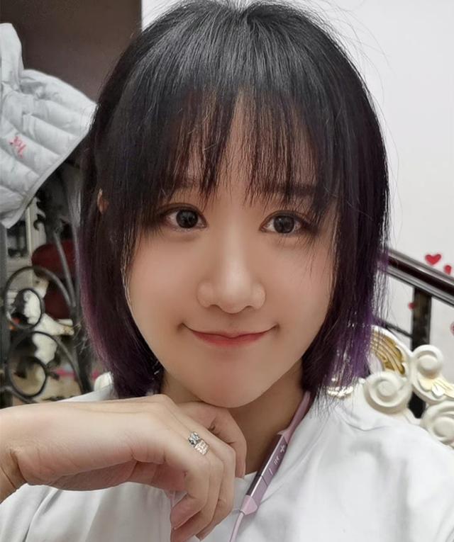 杜锋娇妻晒新发型吴昌泽与朋友聚餐丁彦雨航成功转型