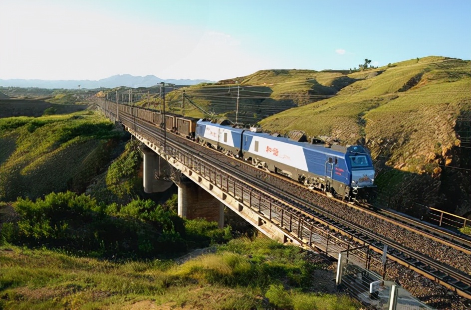 外国人眼红了|大秦铁路|全长|外国人_新浪新闻
