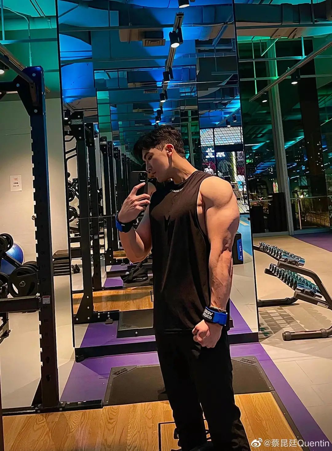 校园小说男主从此有了脸