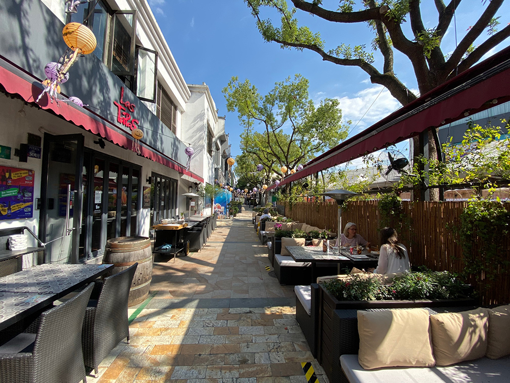 上海闵行文创节开幕,主会场老外街就由废弃铁路改建而成