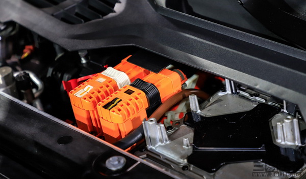 保时捷Taycan后驱版即将量产 明年初澳洲交付休闲区蓝鸢梦想 - Www.slyday.coM