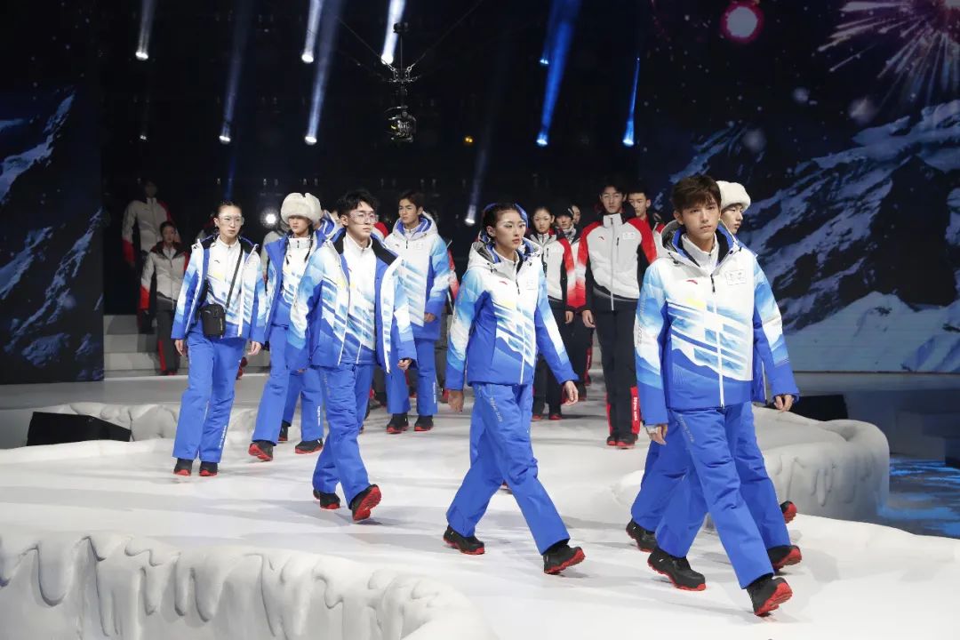 取代阿迪北京冬奥会服装正式亮相安踏造