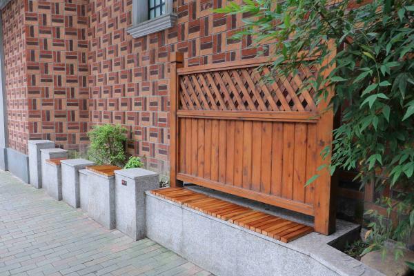 生活小札市区形态各异的公共休憩座椅可小憩可赏景可充电