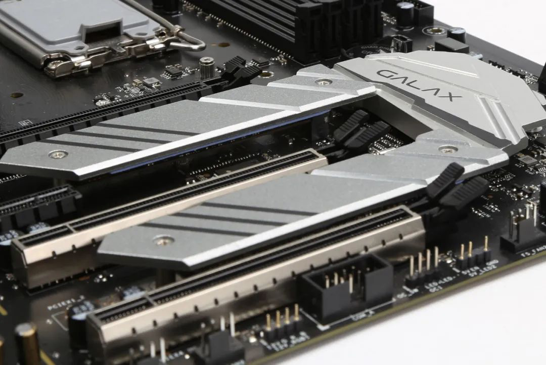 影驰z690金属大师主板gamerrgbddr5内存正式发布