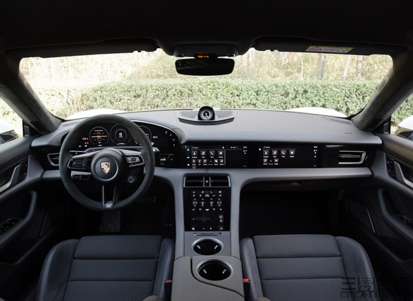 保时捷Taycan后驱版即将量产 明年初澳洲交付休闲区蓝鸢梦想 - Www.slyday.coM