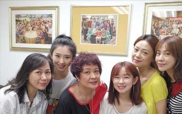 外来媳妇本地郎康枝子何文茵为康家学导演与黄菲母女缘尽