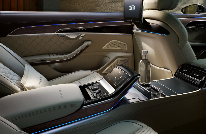 以创始人之名，为中国定制丨奥迪A8L Horch创始人版首发休闲区蓝鸢梦想 - Www.slyday.coM