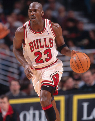 乔丹的影响力已经超出篮球本身,他已经是很多人的信仰.