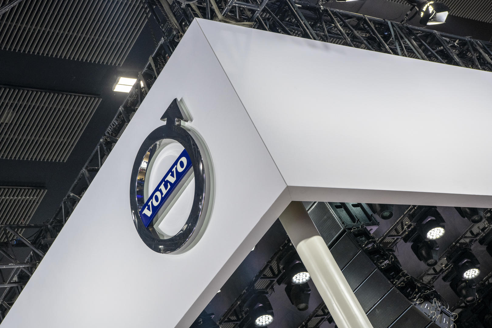 沃尔沃汽车在瑞典斯德哥尔摩挂牌上市上半年销量创历史新高