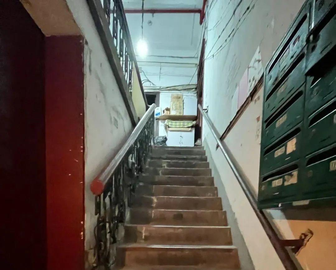 上海那栋纸片楼最近要拆了