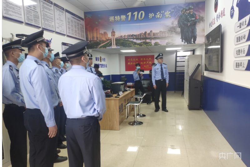 泉州南安市公安局首个智慧街面警务站正式启用巡特警110街面警务站