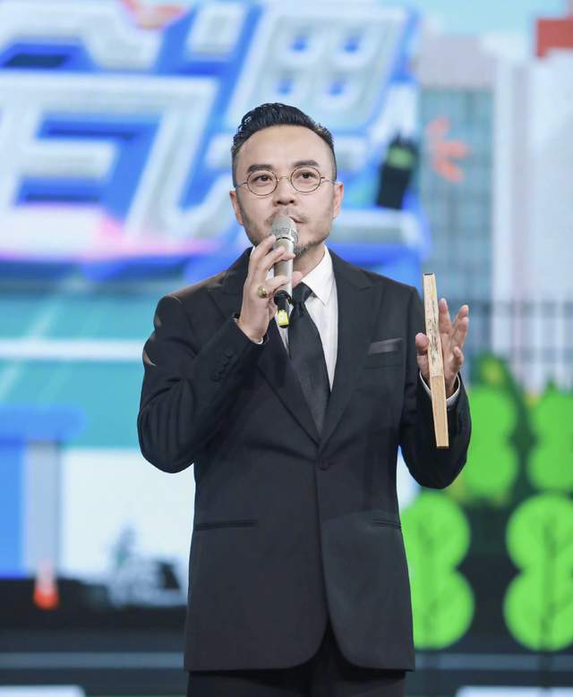 天天向上阵容变化大，王一博大张伟退出，汪涵与美女主持刘烨同台休闲区蓝鸢梦想 - Www.slyday.coM