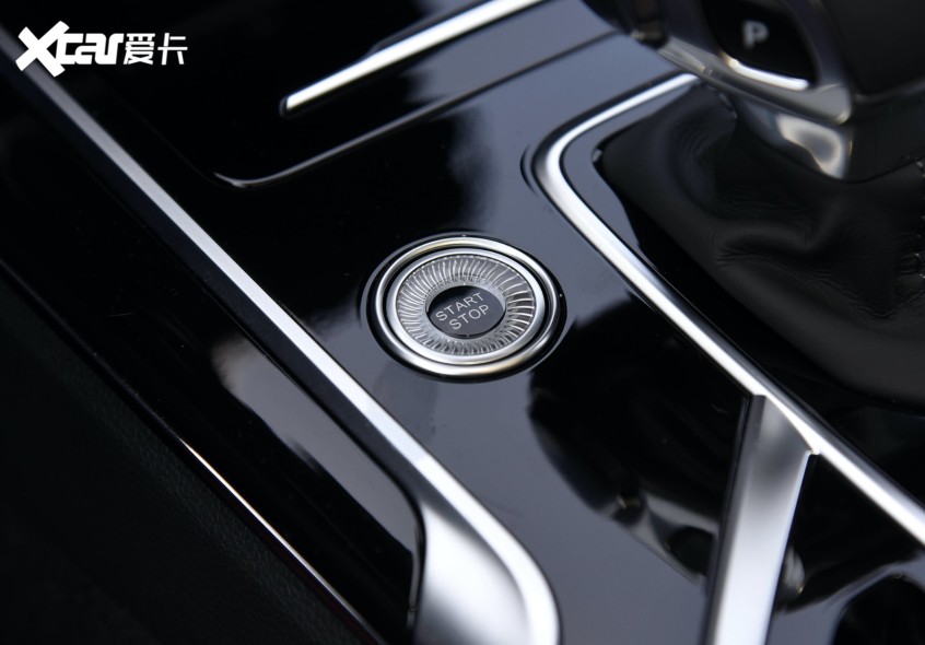 颜值与实力并存 一汽红旗HS5竞争力分析