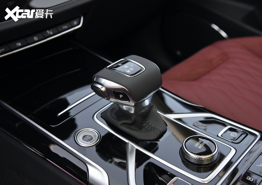 颜值与实力并存 一汽红旗HS5竞争力分析