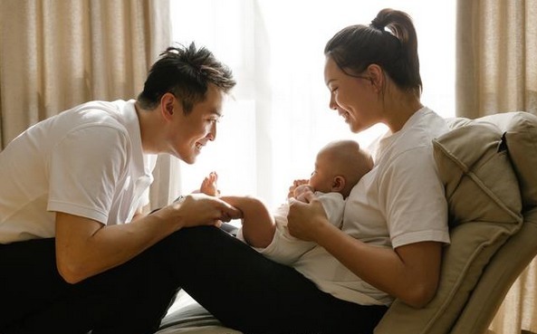 女排世界冠军喜当妈！曾春蕾晒幸福：儿子稚嫩可爱，老公高大帅气休闲区蓝鸢梦想 - Www.slyday.coM