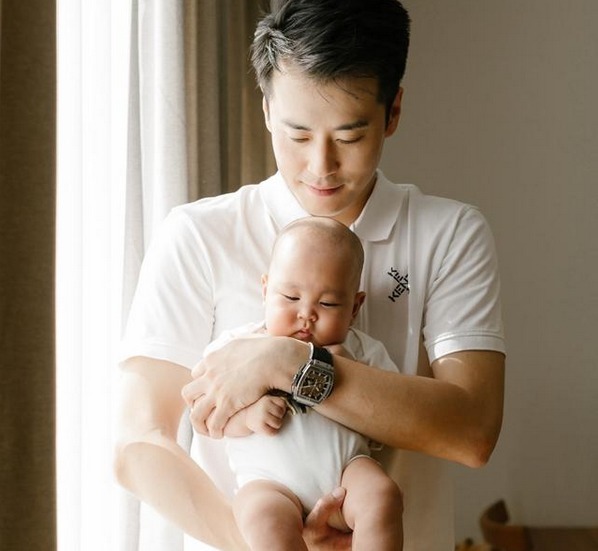 女排世界冠军喜当妈！曾春蕾晒幸福：儿子稚嫩可爱，老公高大帅气休闲区蓝鸢梦想 - Www.slyday.coM