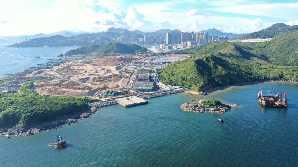 正在建设中的香港将军澳海水淡化厂. 中国建筑国际集团 供图