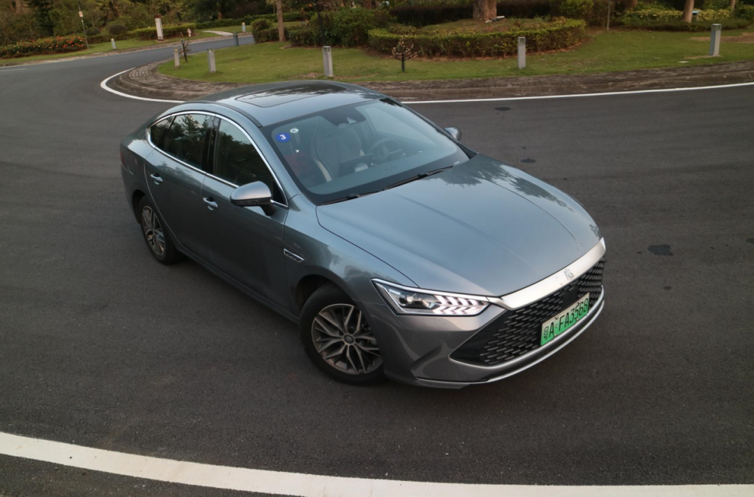 1058万元起的实力派选手试驾比亚迪秦plusdmi