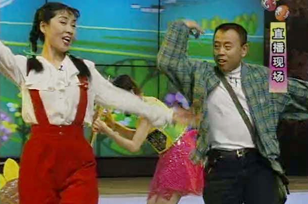 她是东北二人转四大名旦之一,名气不亚于赵本山,如今却名气不再