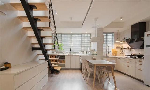 爆改160㎡婚房,斜顶阁楼变套间?看完更心动了休闲区蓝鸢梦想 - Www.slyday.coM 爆改160㎡婚房,斜顶阁楼变套间?看完更心动了休闲区蓝鸢梦想 - Www.slyday.coM