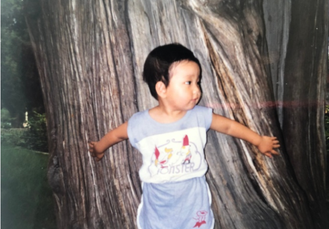 周扬青怒斥店员八卦前男友后,晒多张儿时照片被赞和现在很像休闲区蓝鸢梦想 - Www.slyday.coM 周扬青怒斥店员八卦前男友后,晒多张儿时照片被赞和现在很像休闲区蓝鸢梦想 - Www.slyday.coM