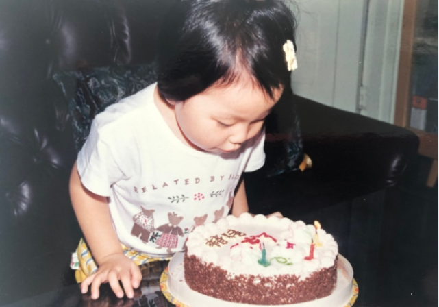 周扬青怒斥店员八卦前男友后,晒多张儿时照片被赞和现在很像休闲区蓝鸢梦想 - Www.slyday.coM 周扬青怒斥店员八卦前男友后,晒多张儿时照片被赞和现在很像休闲区蓝鸢梦想 - Www.slyday.coM