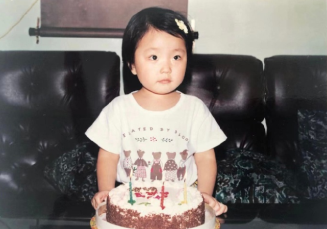 周扬青怒斥店员八卦前男友后,晒多张儿时照片被赞和现在很像休闲区蓝鸢梦想 - Www.slyday.coM 周扬青怒斥店员八卦前男友后,晒多张儿时照片被赞和现在很像休闲区蓝鸢梦想 - Www.slyday.coM