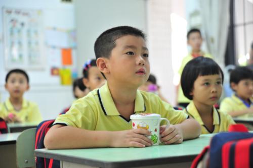 大力打击补习班后，家长更焦虑了：孩子的起跑线从出生就不一样！休闲区蓝鸢梦想 - Www.slyday.coM