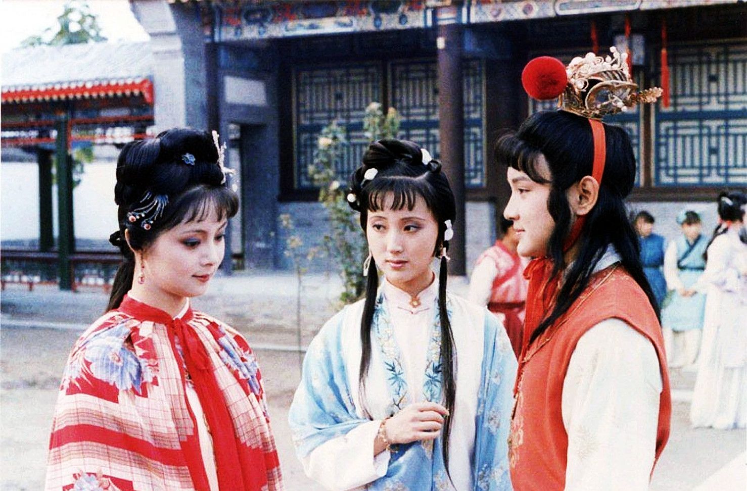 林黛玉初入贾府时,为什么不能走正门,薛宝钗却可以?休闲区蓝鸢梦想 - Www.slyday.coM