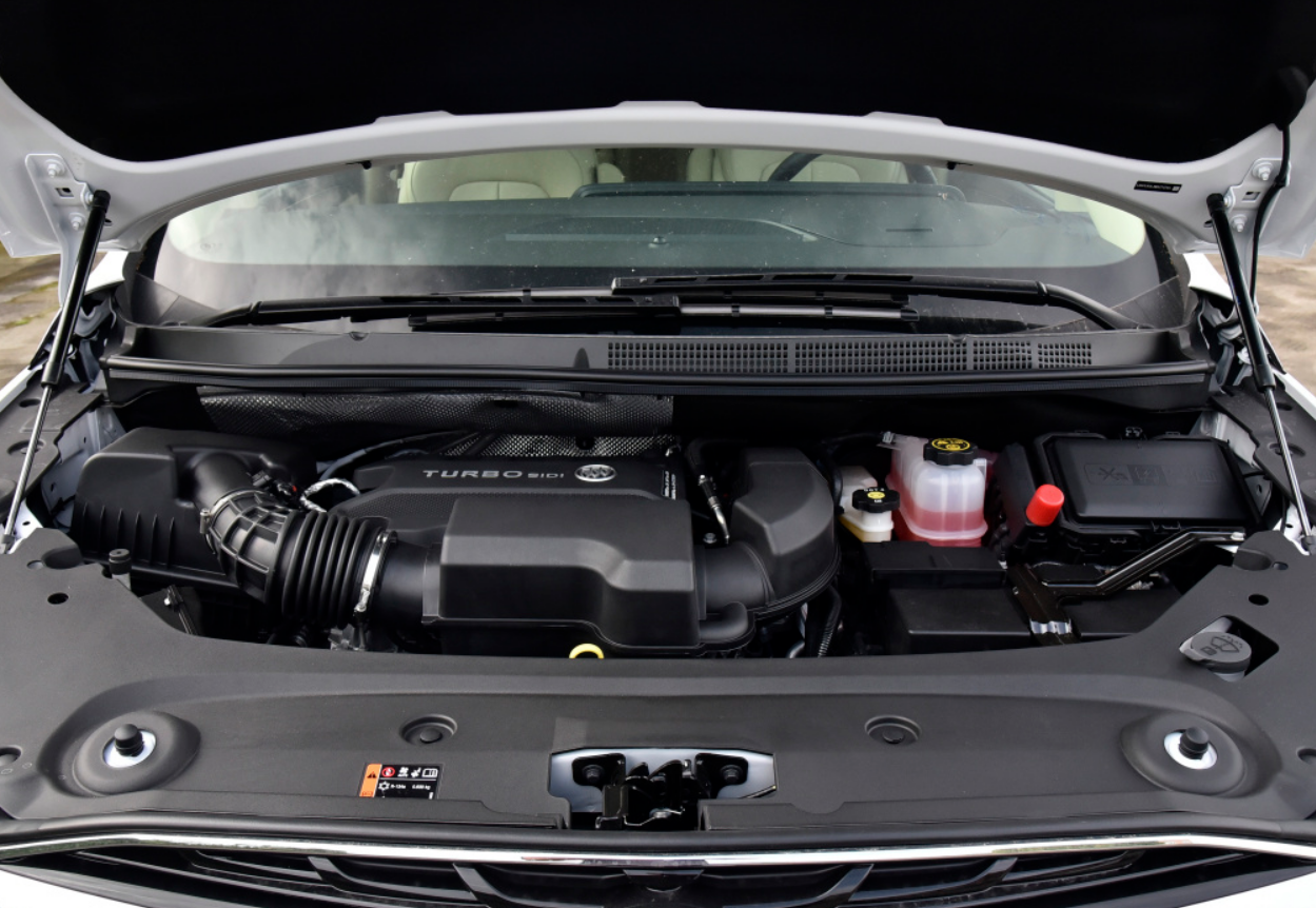 刚上市的丰田赛那SIENNA，对比别克GL8、大众威然，怎么选？