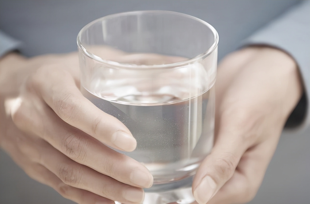 糖尿病人每天需要喝多少水？缩略图
