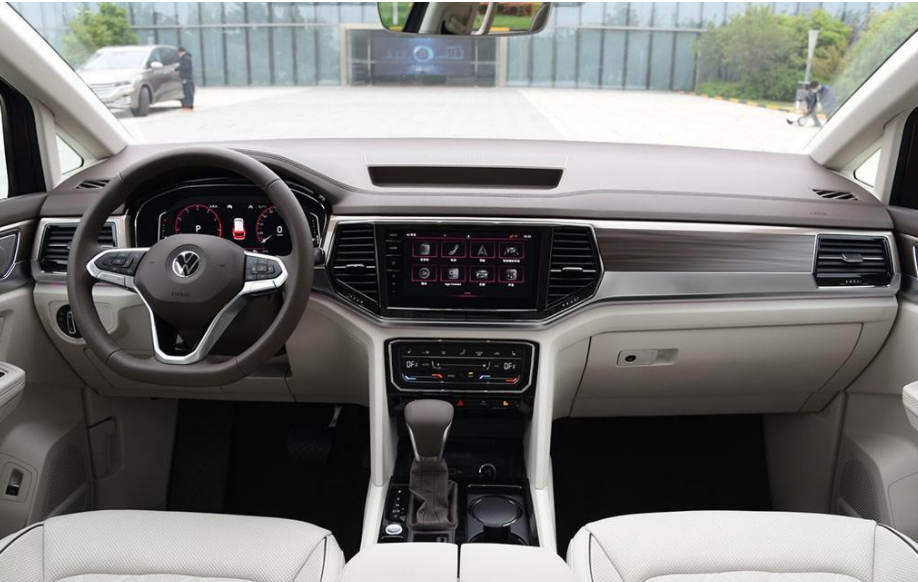 刚上市的丰田赛那SIENNA，对比别克GL8、大众威然，怎么选？