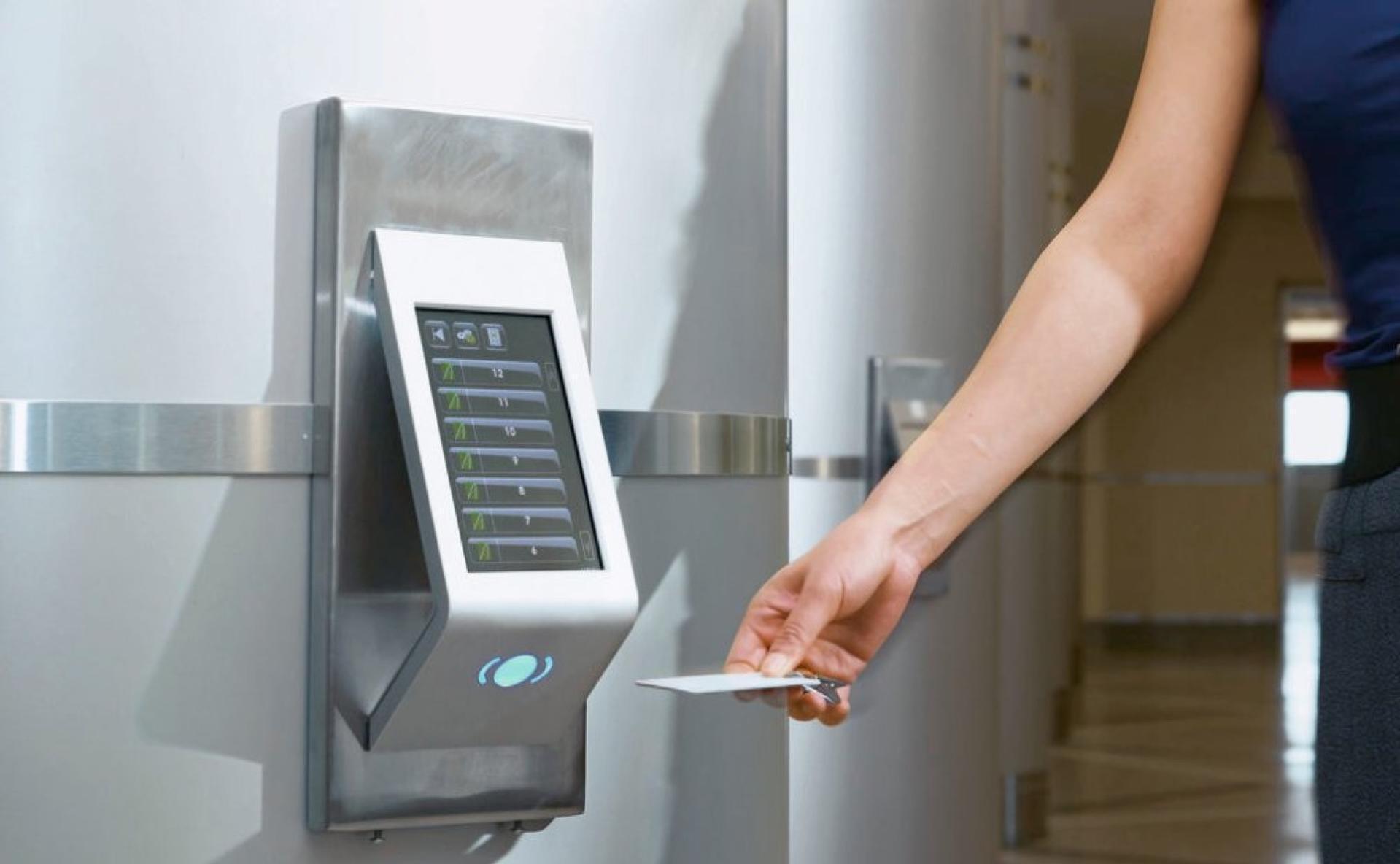 "解决方案"来了" 加装电梯"难度大,一楼不同意,六楼又反对