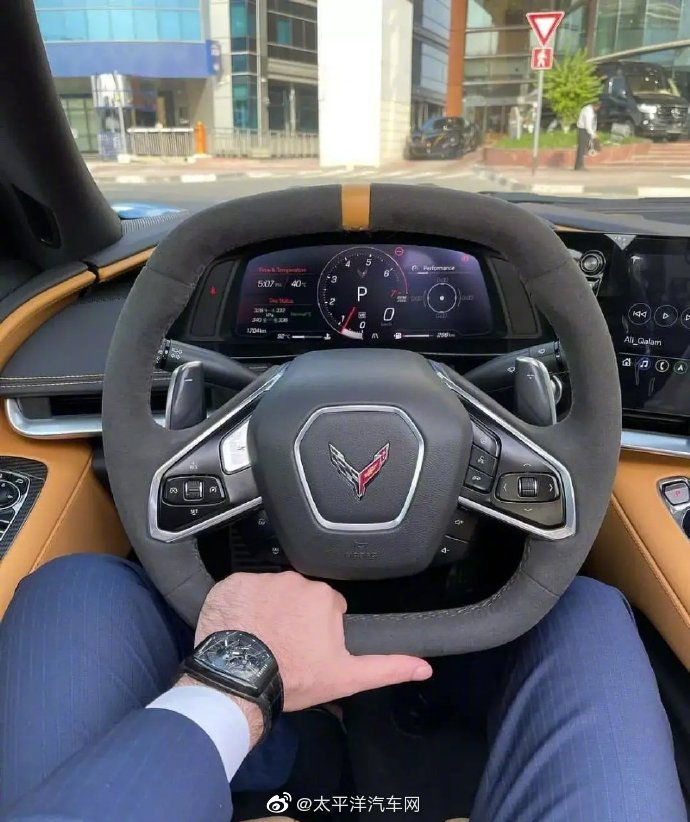 来一组汽车方向盘的设计还是最喜欢奔驰你们呢