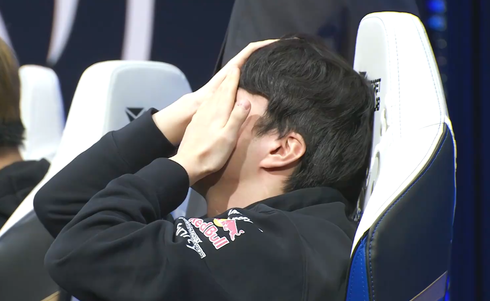 showmaker表情火了t1止步四强faker一脸落寞