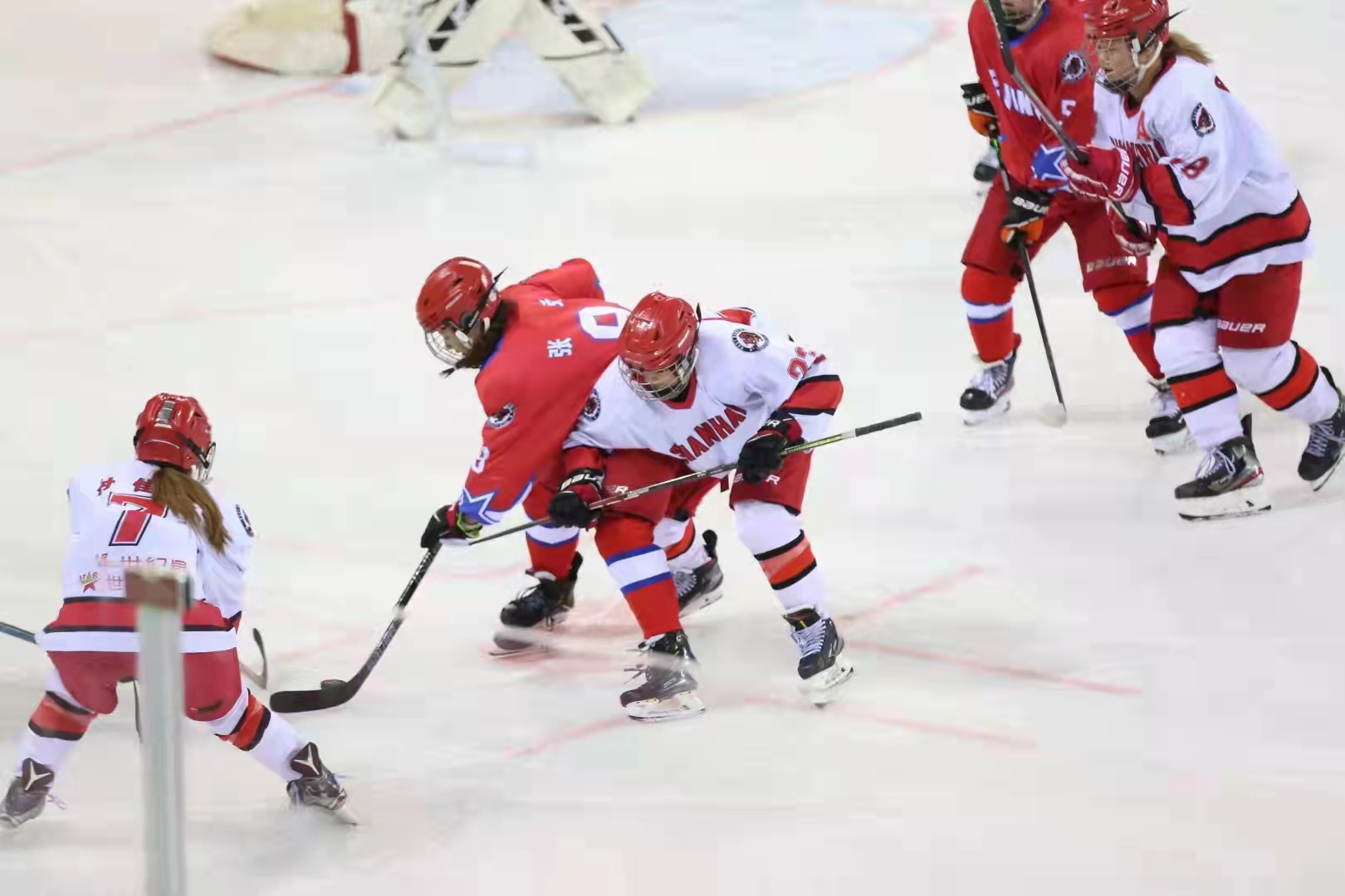 祝贺北京女子冰球队创历史首夺全国锦标赛冠军